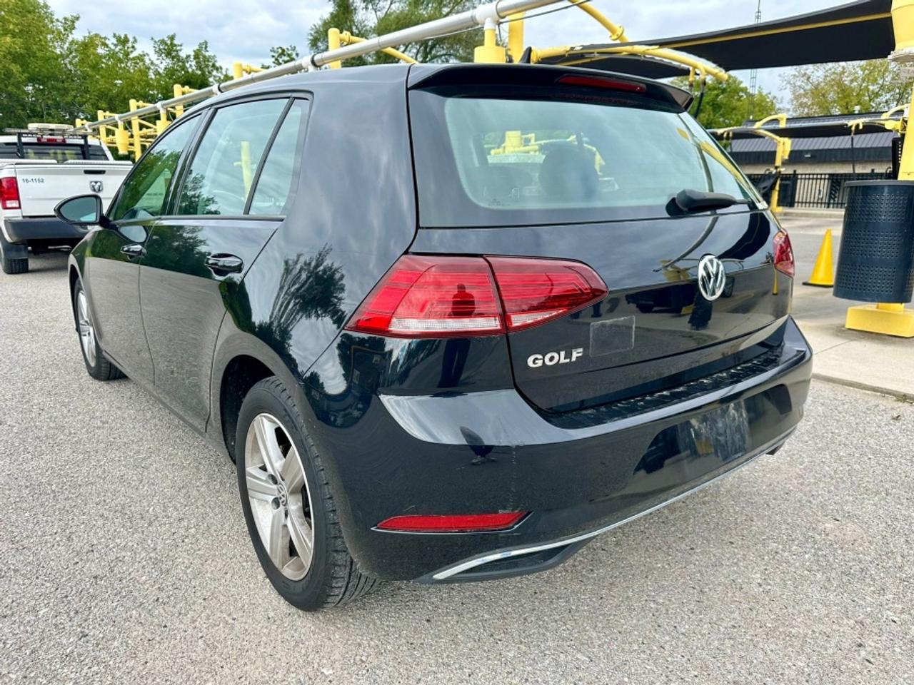 2021 Volkswagen Golf TSI Photo