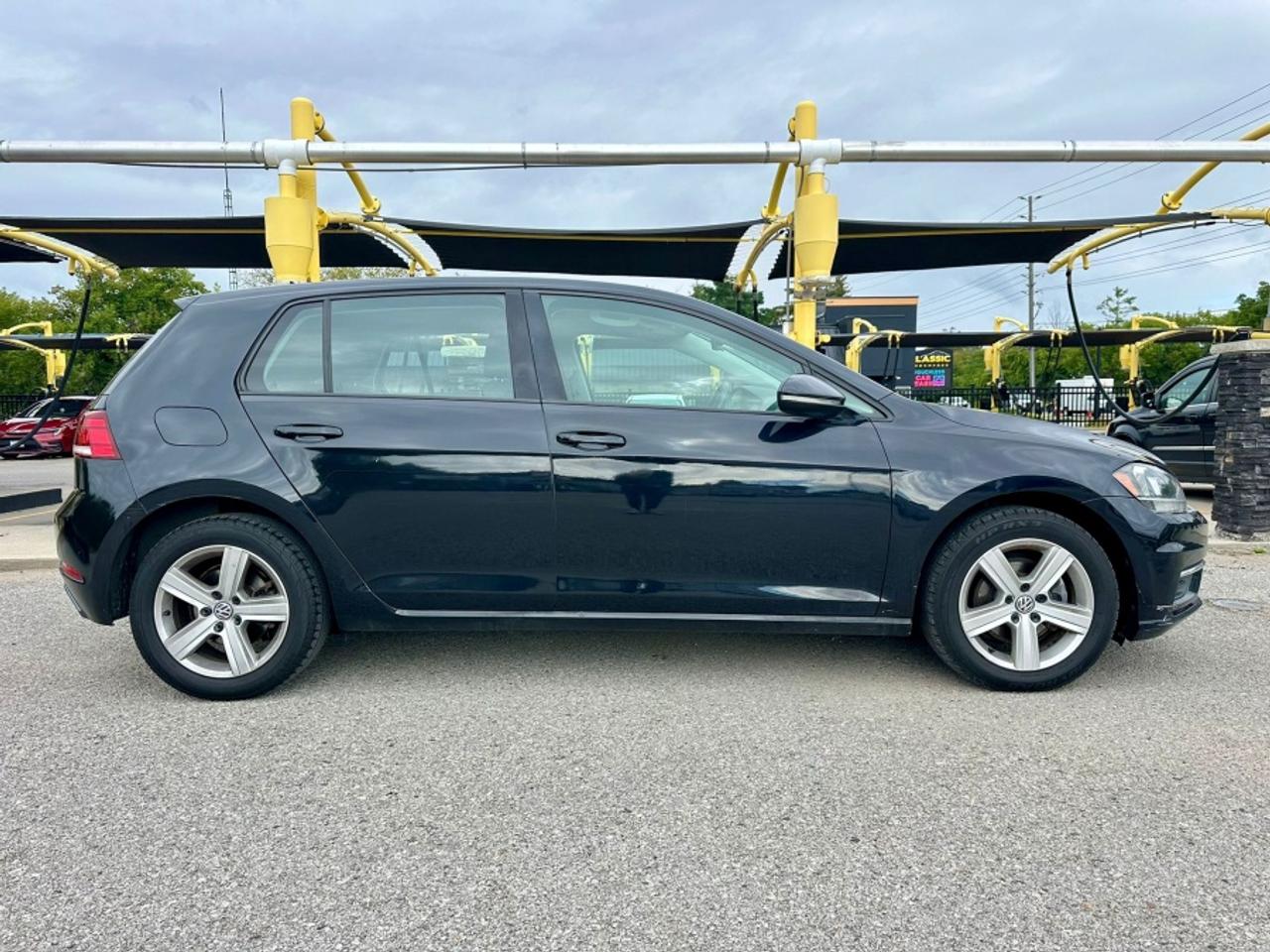 2021 Volkswagen Golf TSI Photo