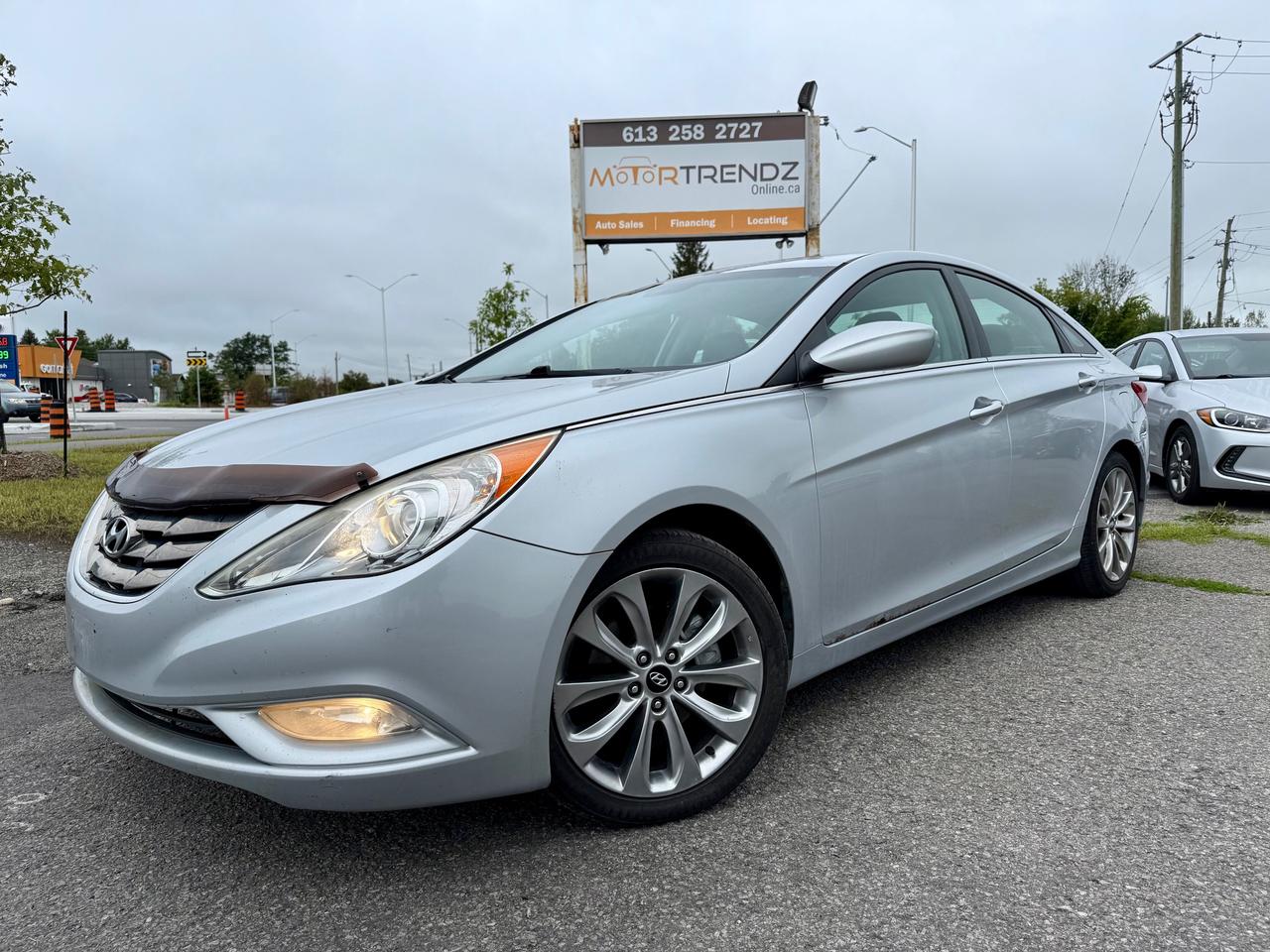 Sunroof ! Leather ! Heated Front and Rear Seats ! Bluetooth ! Pwr Seat ! Cruise ! Fog Lights !