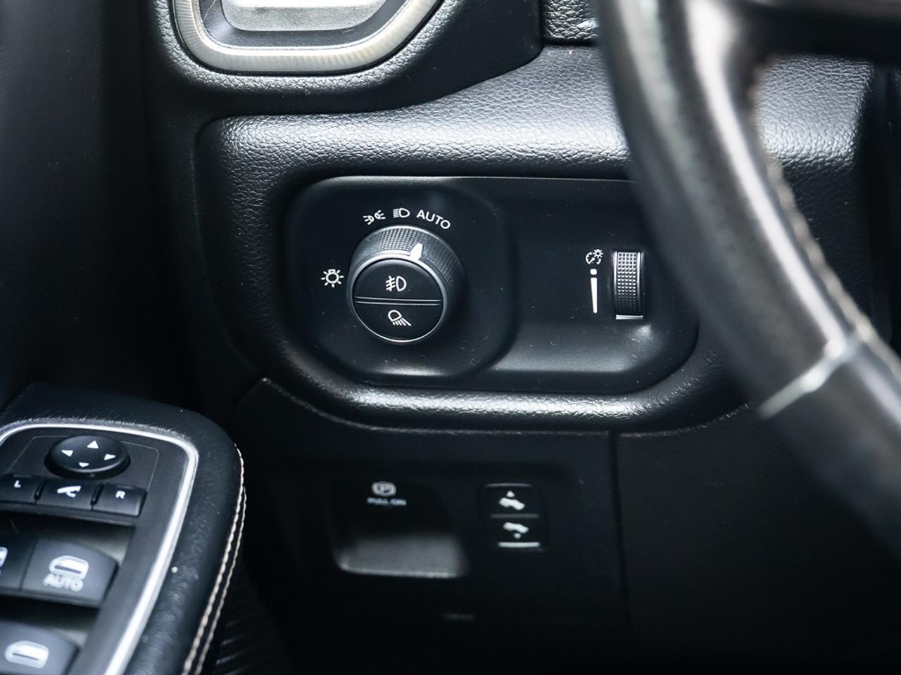 2023 RAM 1500 SPORT 4x4 CREW CAB Photo33