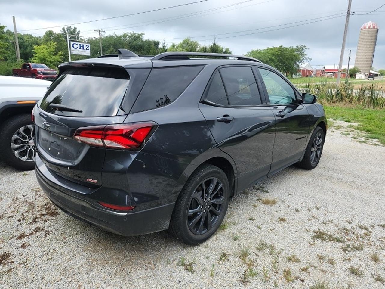 2022 Chevrolet Equinox RS, LOW KM'S, BOSE STEREO, 360 CAMERA & MORE!! Photo