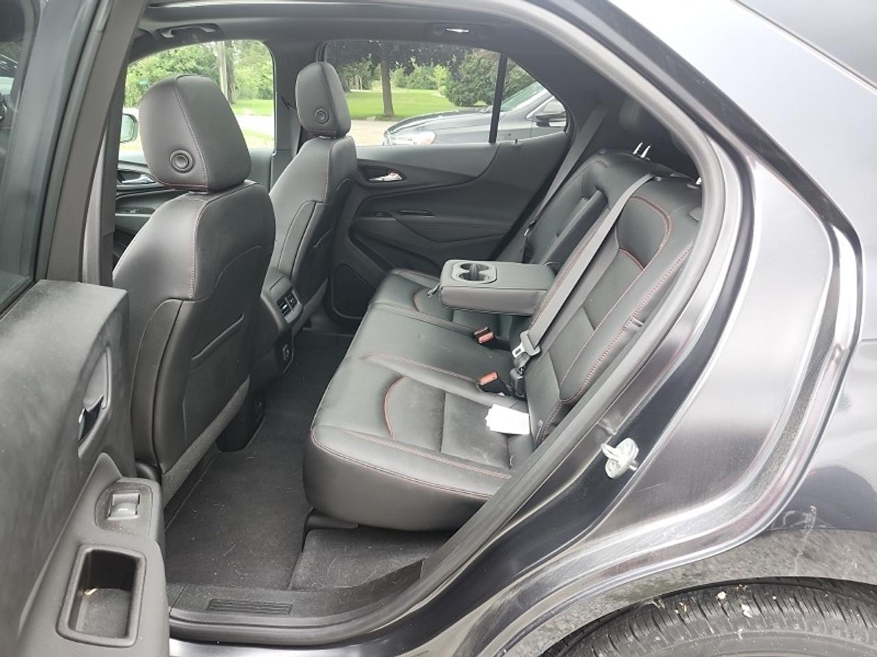 2022 Chevrolet Equinox RS, LOW KM'S, BOSE STEREO, 360 CAMERA & MORE!! - Photo #20