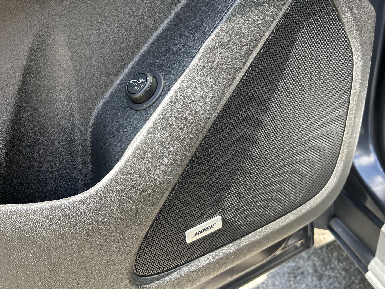 2022 Chevrolet Equinox RS, LOW KM'S, BOSE STEREO, 360 CAMERA & MORE!! Photo
