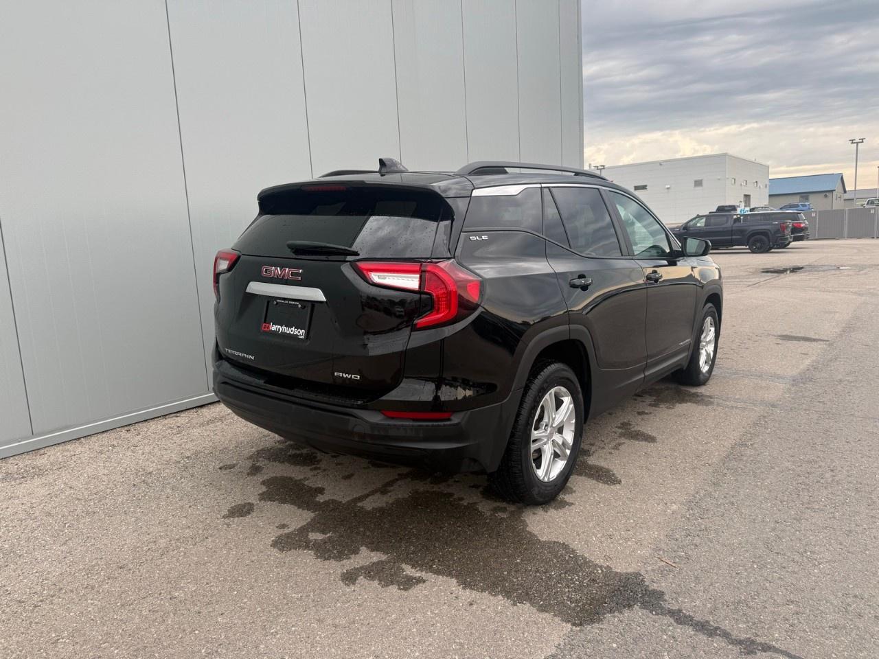 2024 GMC Terrain AWD SLE Photo4