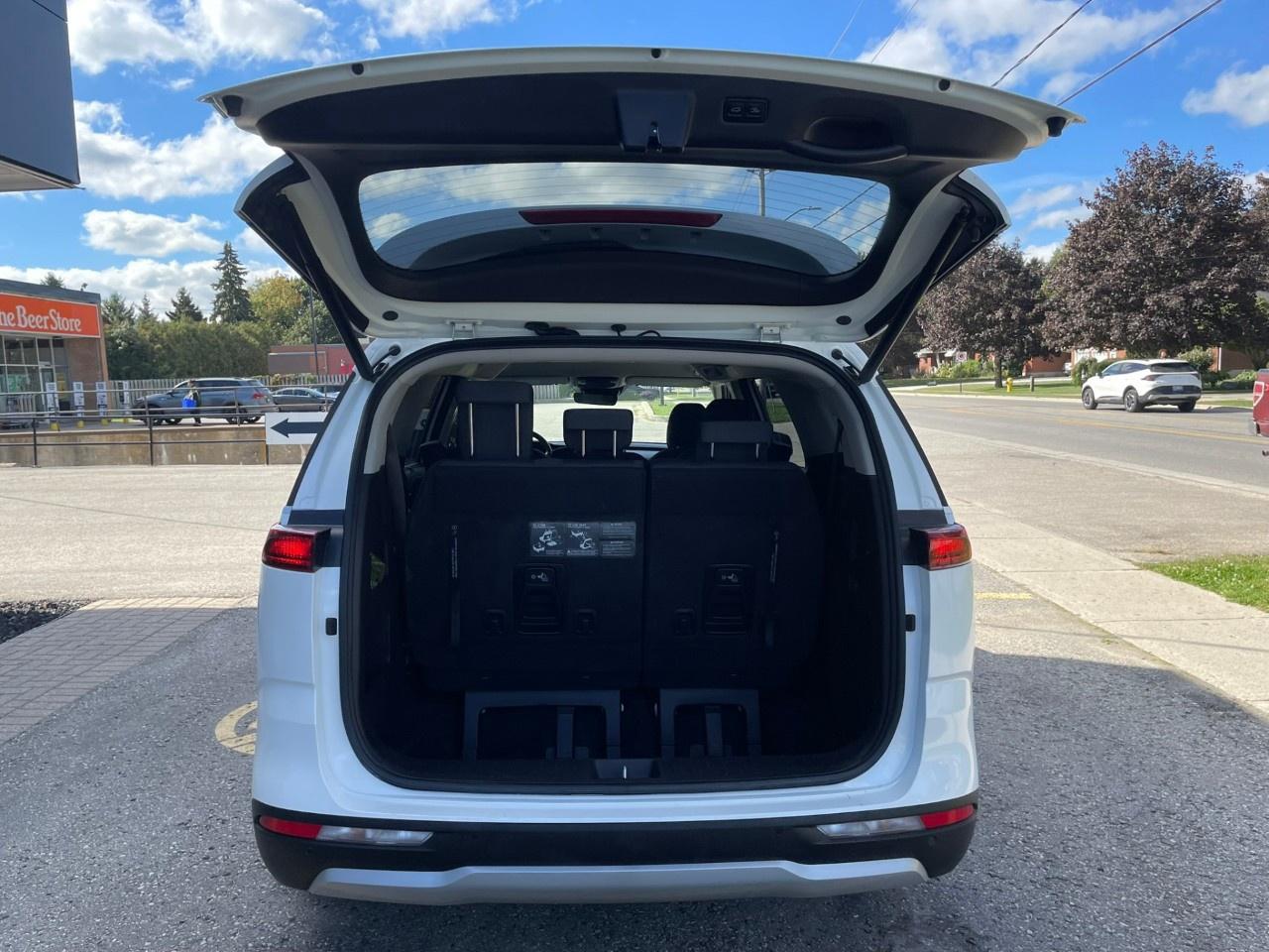 2023 Kia Carnival LX  FWD Photo