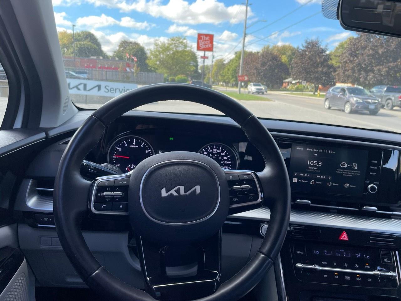 2023 Kia Carnival LX  FWD Photo