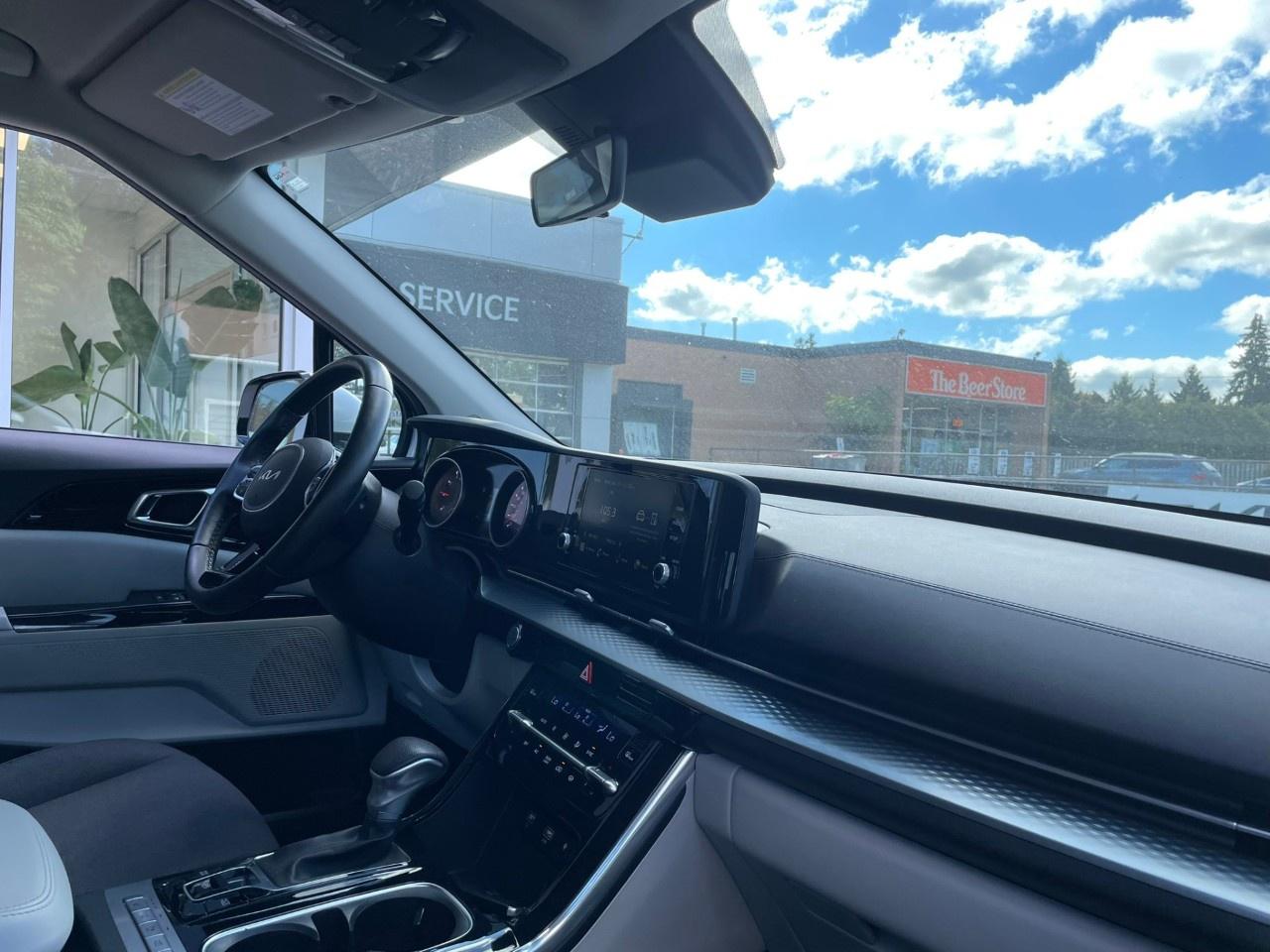 2023 Kia Carnival LX  FWD Photo