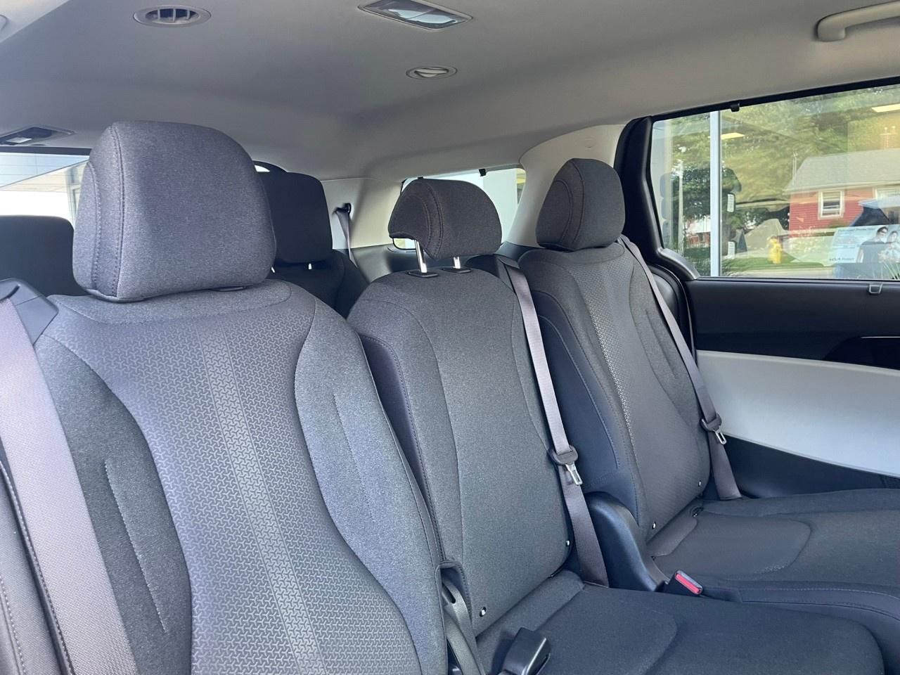 2023 Kia Carnival LX  FWD Photo