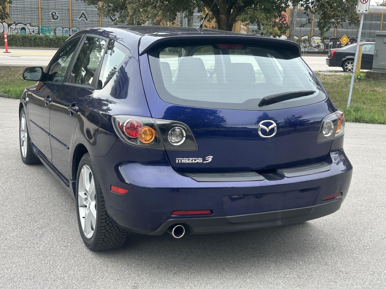 2005 Mazda MAZDA3 SPORT GT - Photo #3