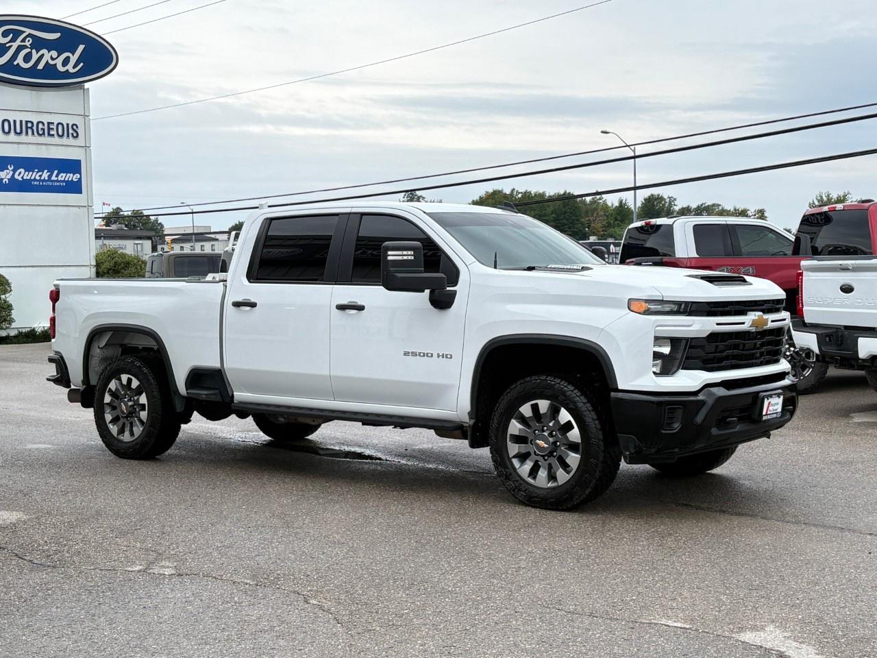 2024 Chevrolet Silverado 2500 HD 4WD Crew Cab Standard Box Custom Photo4