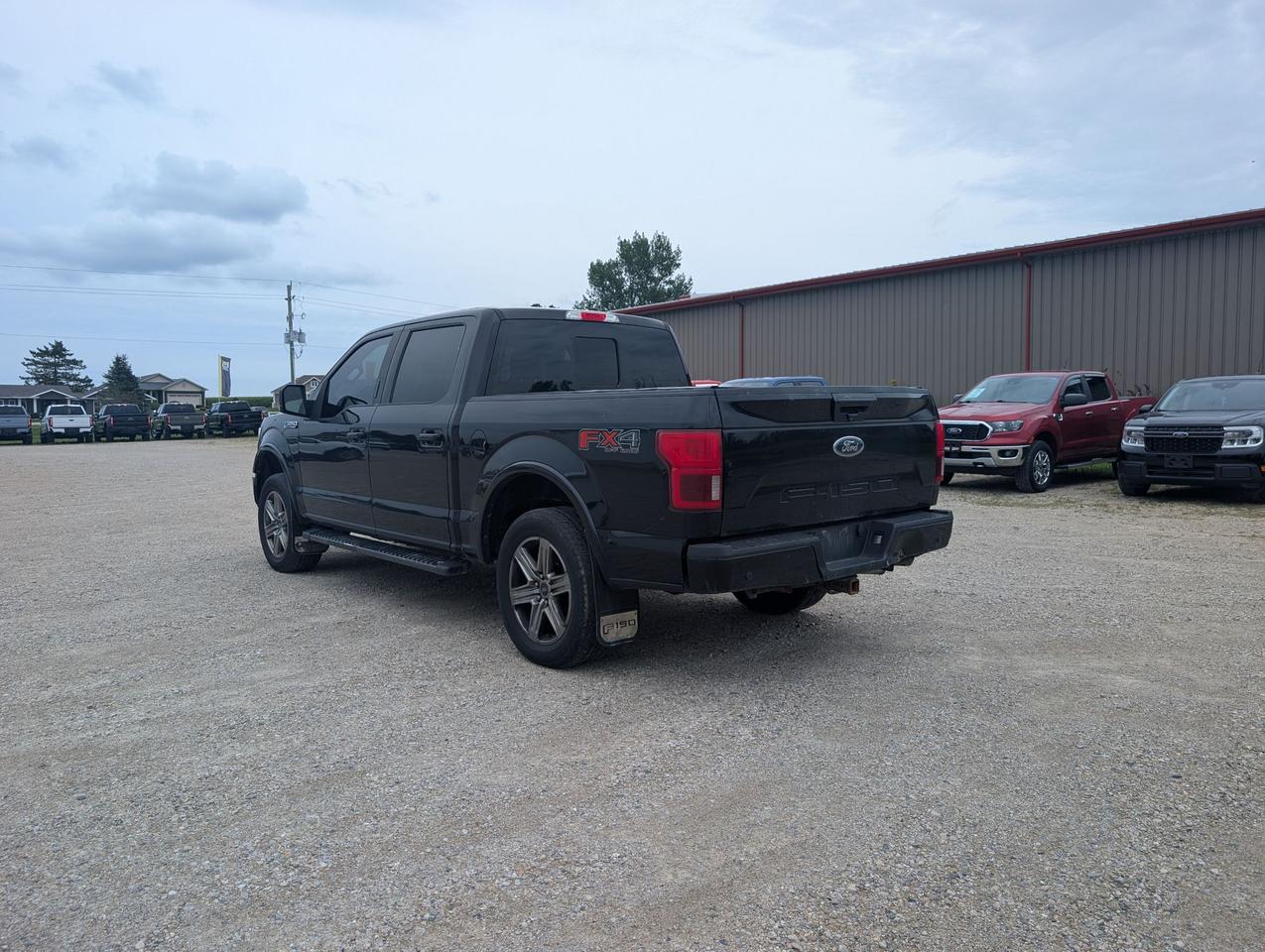 2018 Ford F-150 Lariat 4WD SuperCrew 5.5' Box Photo3