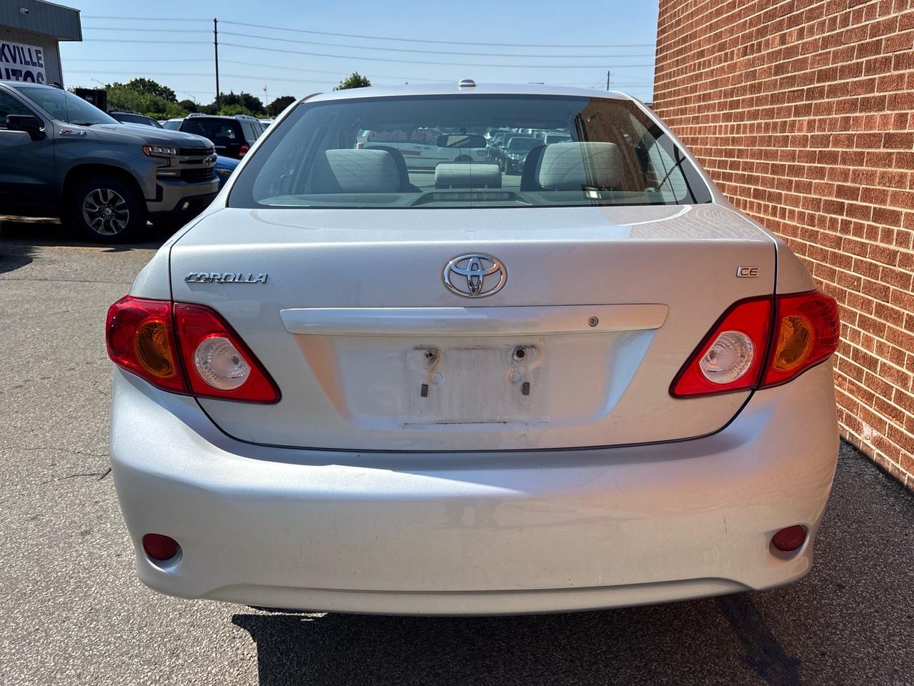 2010 Toyota Corolla 4DR SDN AUTO CE Photo4