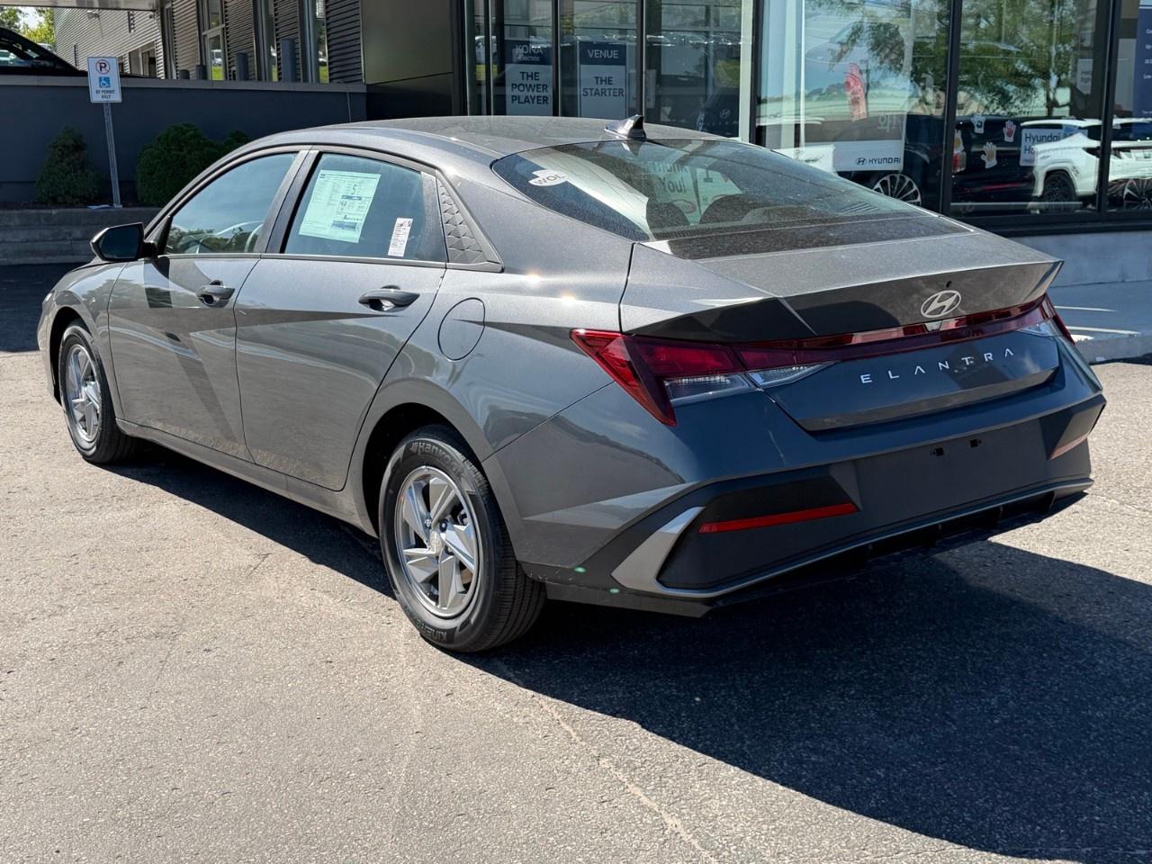 2026 Hyundai Elantra Essential IVT Photo
