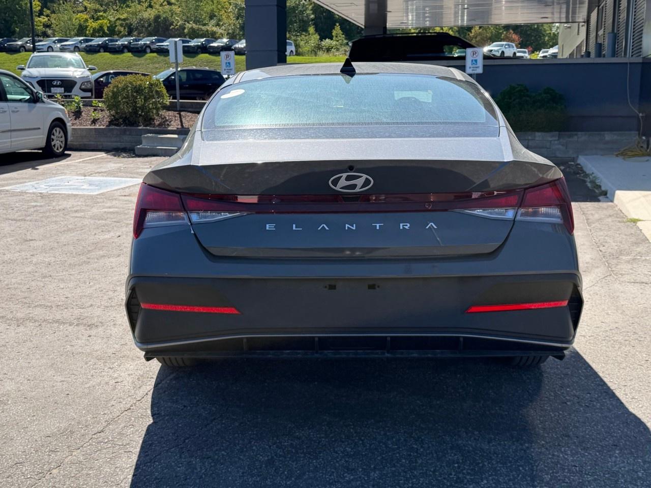 2026 Hyundai Elantra Essential IVT Photo