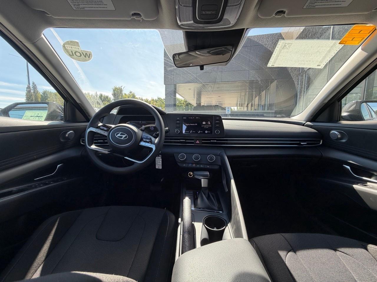 2026 Hyundai Elantra Essential IVT Photo