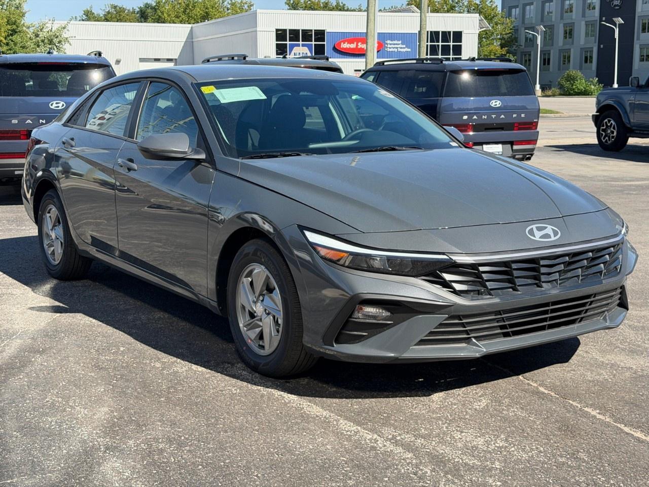 2026 Hyundai Elantra Essential IVT Photo
