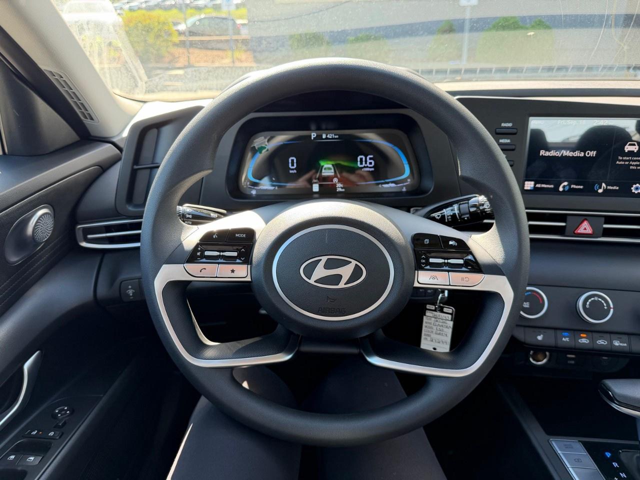 2026 Hyundai Elantra Essential IVT Photo