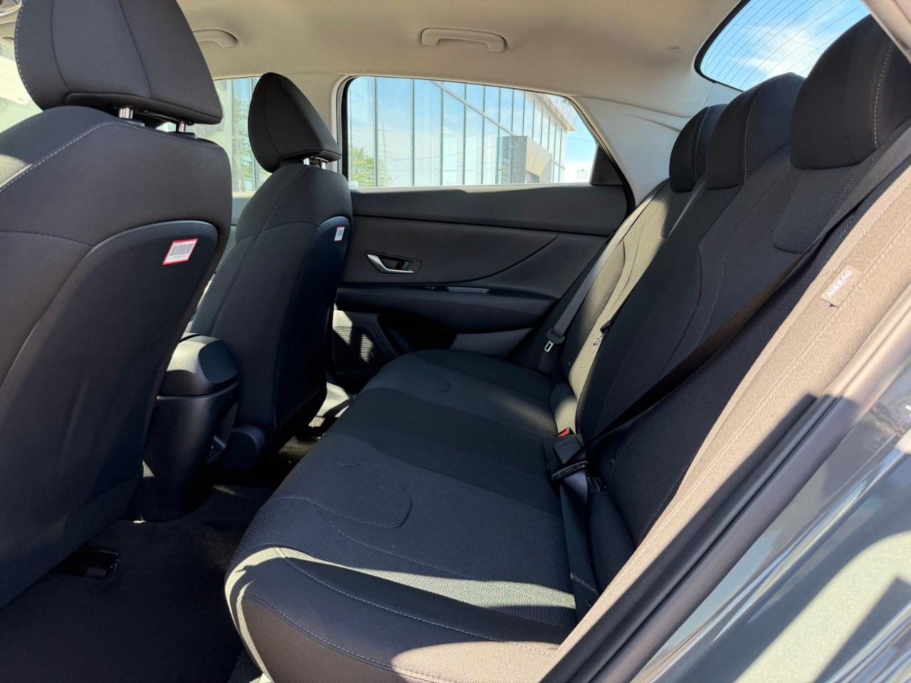 2026 Hyundai Elantra Essential IVT Photo