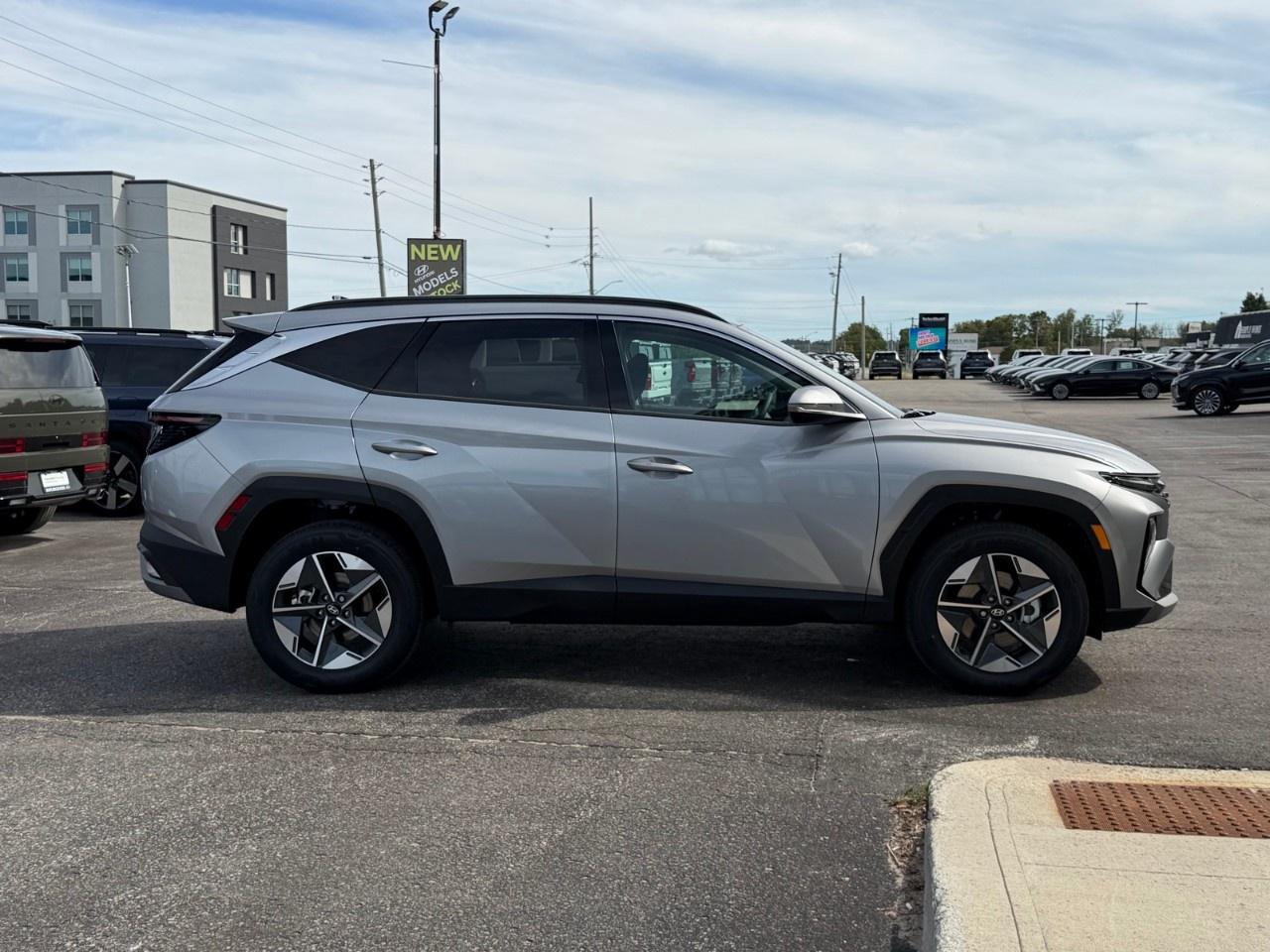 2026 Hyundai Tucson Preferred AWD w/Trend Pkg [TUCWDK2EPRTR] Photo