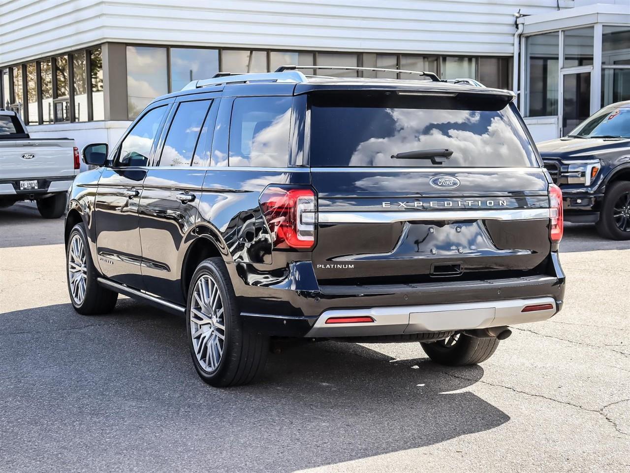 2022 Ford Expedition Platinum | Roof | Leather | 8 Pass Seating | Photo