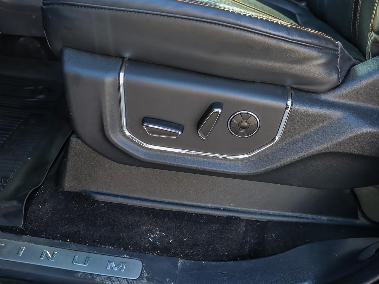 2022 Ford Expedition Platinum | Roof | Leather | 8 Pass Seating | Photo