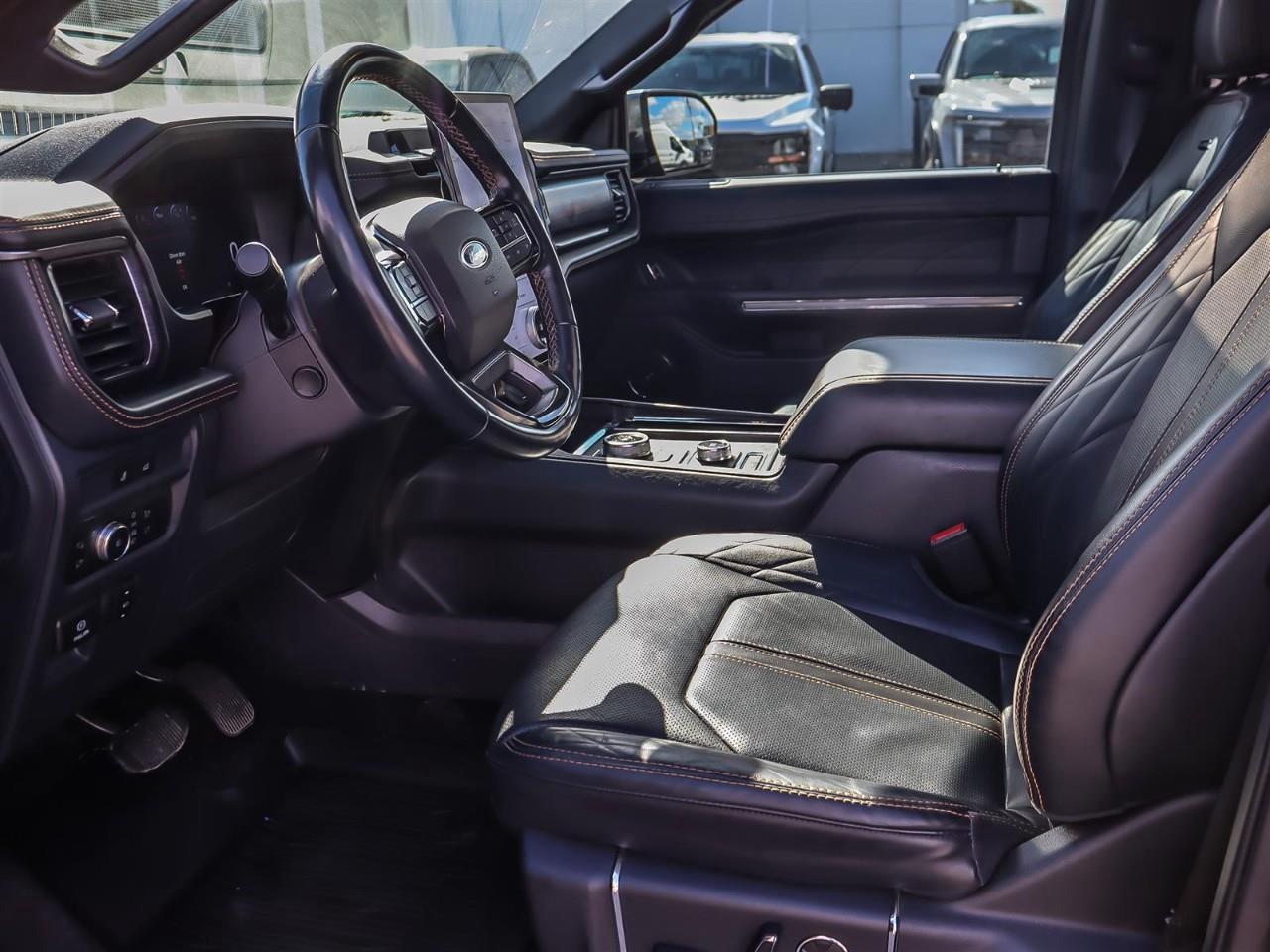 2022 Ford Expedition Platinum | Roof | Leather | 8 Pass Seating | Photo