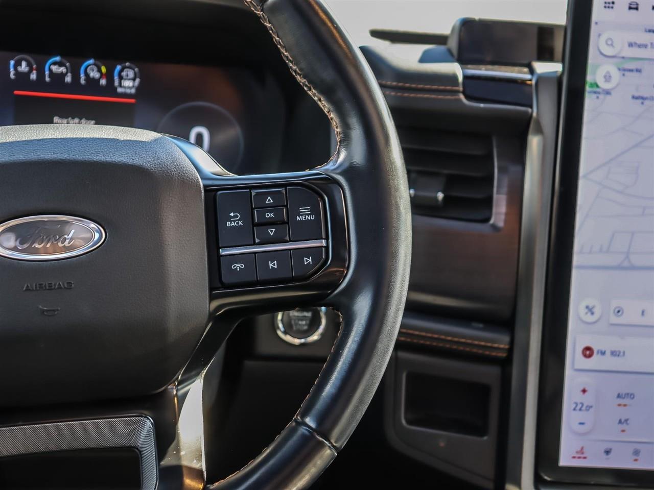 2022 Ford Expedition Platinum | Roof | Leather | 8 Pass Seating | Photo