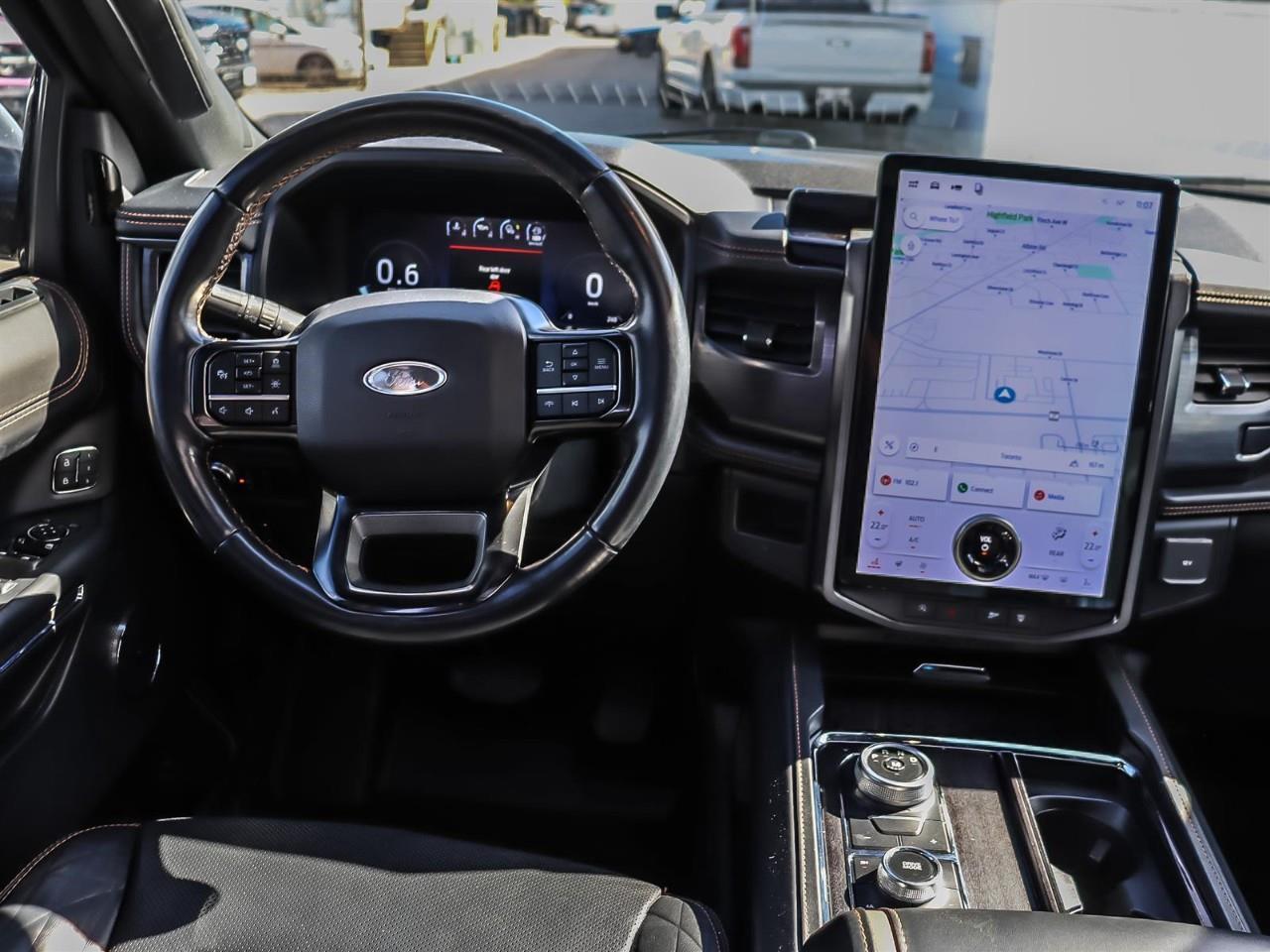 2022 Ford Expedition Platinum | Roof | Leather | 8 Pass Seating | Photo