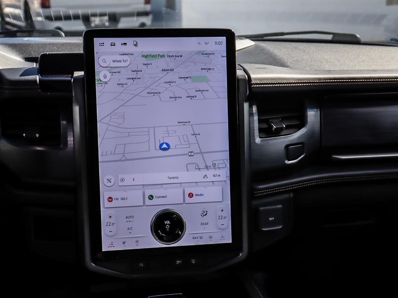 2022 Ford Expedition Platinum | Roof | Leather | 8 Pass Seating | Photo
