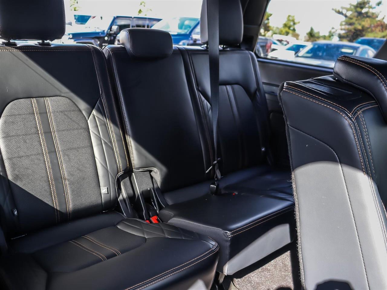 2022 Ford Expedition Platinum | Roof | Leather | 8 Pass Seating | Photo