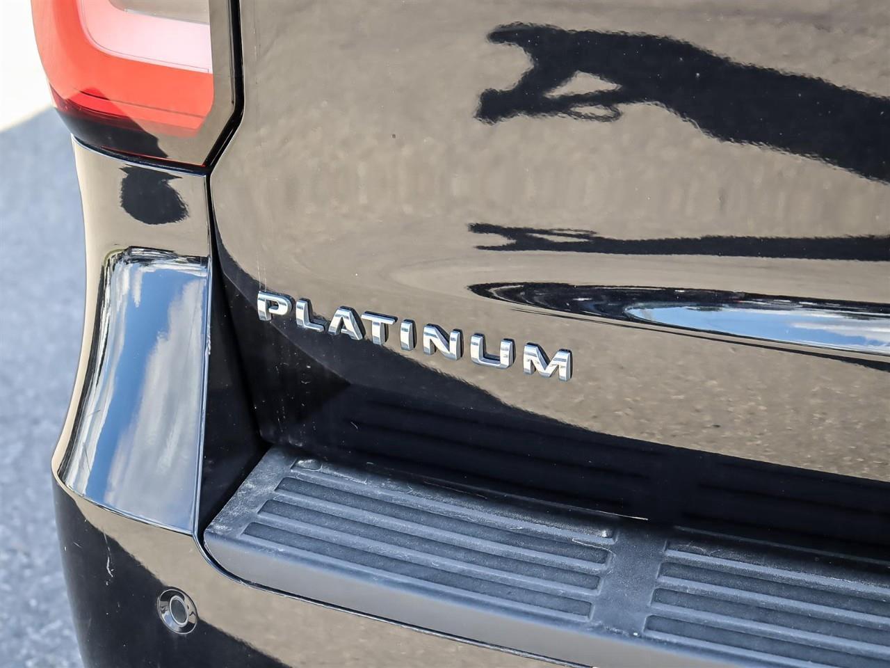 2022 Ford Expedition Platinum | Roof | Leather | 8 Pass Seating | Photo