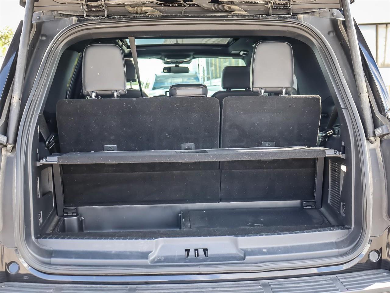 2022 Ford Expedition Platinum | Roof | Leather | 8 Pass Seating | Photo