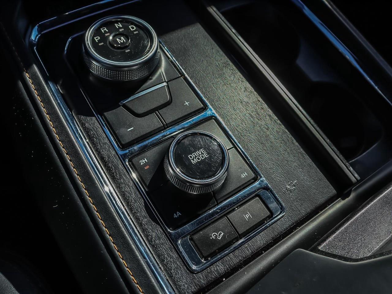 2022 Ford Expedition Platinum | Roof | Leather | 8 Pass Seating | Photo