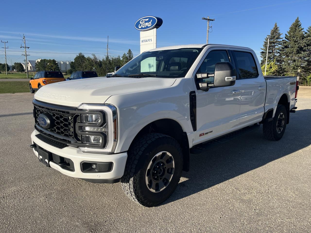 2024 Ford F-250 Super Duty SRW LARIAT 4WD CREW CAB 6.75' BOX Photo2