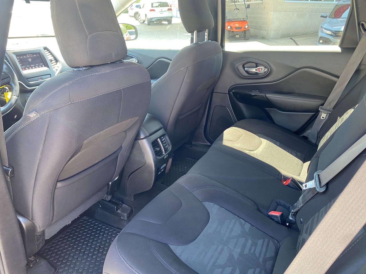 2019 Jeep Cherokee ALTITUDE, ONLY 54000 KMS, REMOTE START, BACKUP CAM Photo