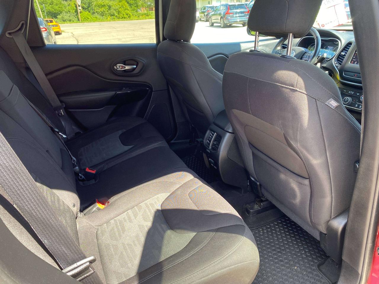 2019 Jeep Cherokee ALTITUDE, ONLY 54000 KMS, REMOTE START, BACKUP CAM Photo
