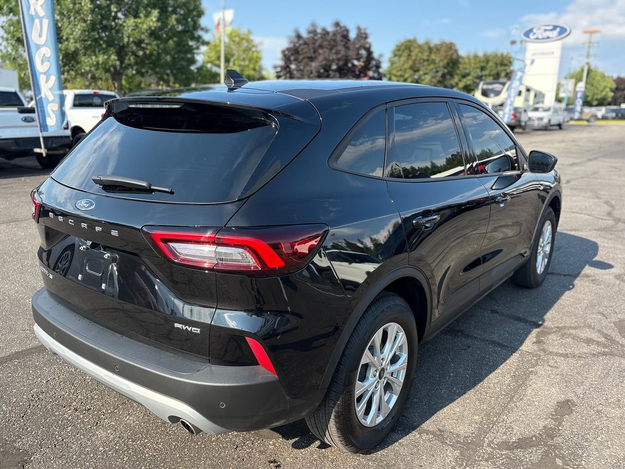 2025 Ford Escape Active Photo4