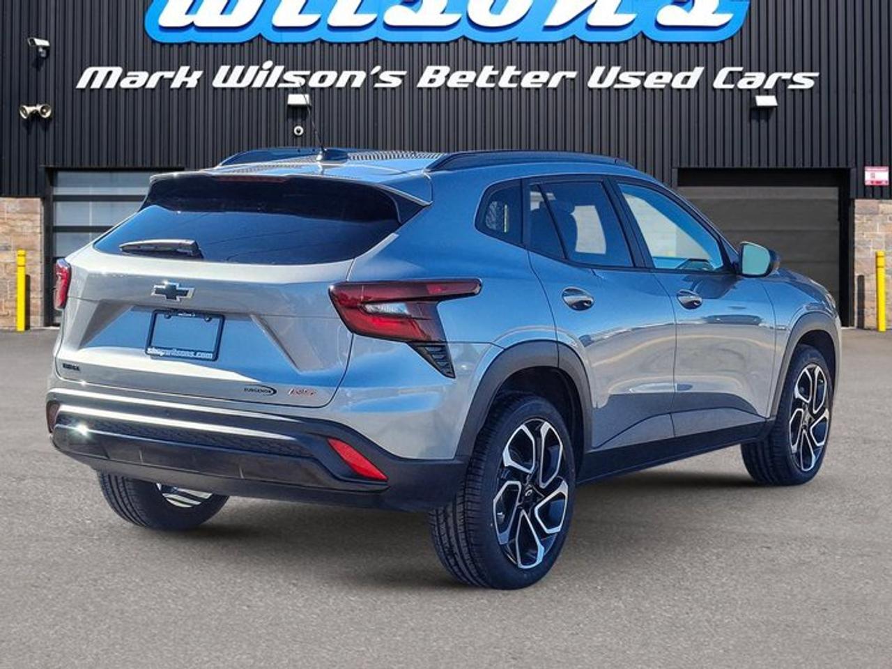 2025 Chevrolet Trax 2RS | Leatherette | Heated Seats + Steering | Remote Start | Blind Spot Monitor | Lane Keep & More ! Photo4