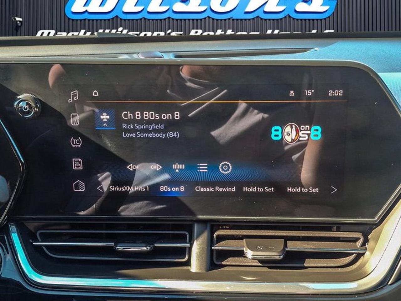2025 Chevrolet Trax 2RS | Leatherette | Heated Seats + Steering | Remote Start | Blind Spot Monitor | Lane Keep & More ! Photo