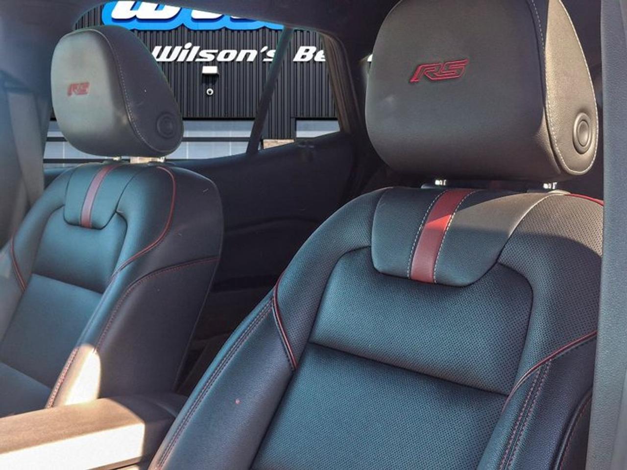 2025 Chevrolet Trax 2RS | Leatherette | Heated Seats + Steering | Remote Start | Blind Spot Monitor | Lane Keep & More ! Photo