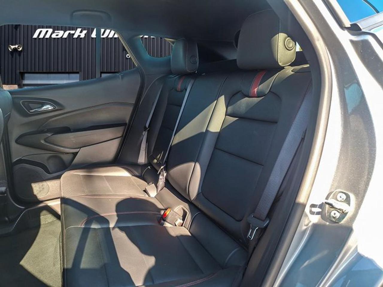 2025 Chevrolet Trax 2RS | Leatherette | Heated Seats + Steering | Remote Start | Blind Spot Monitor | Lane Keep & More ! Photo