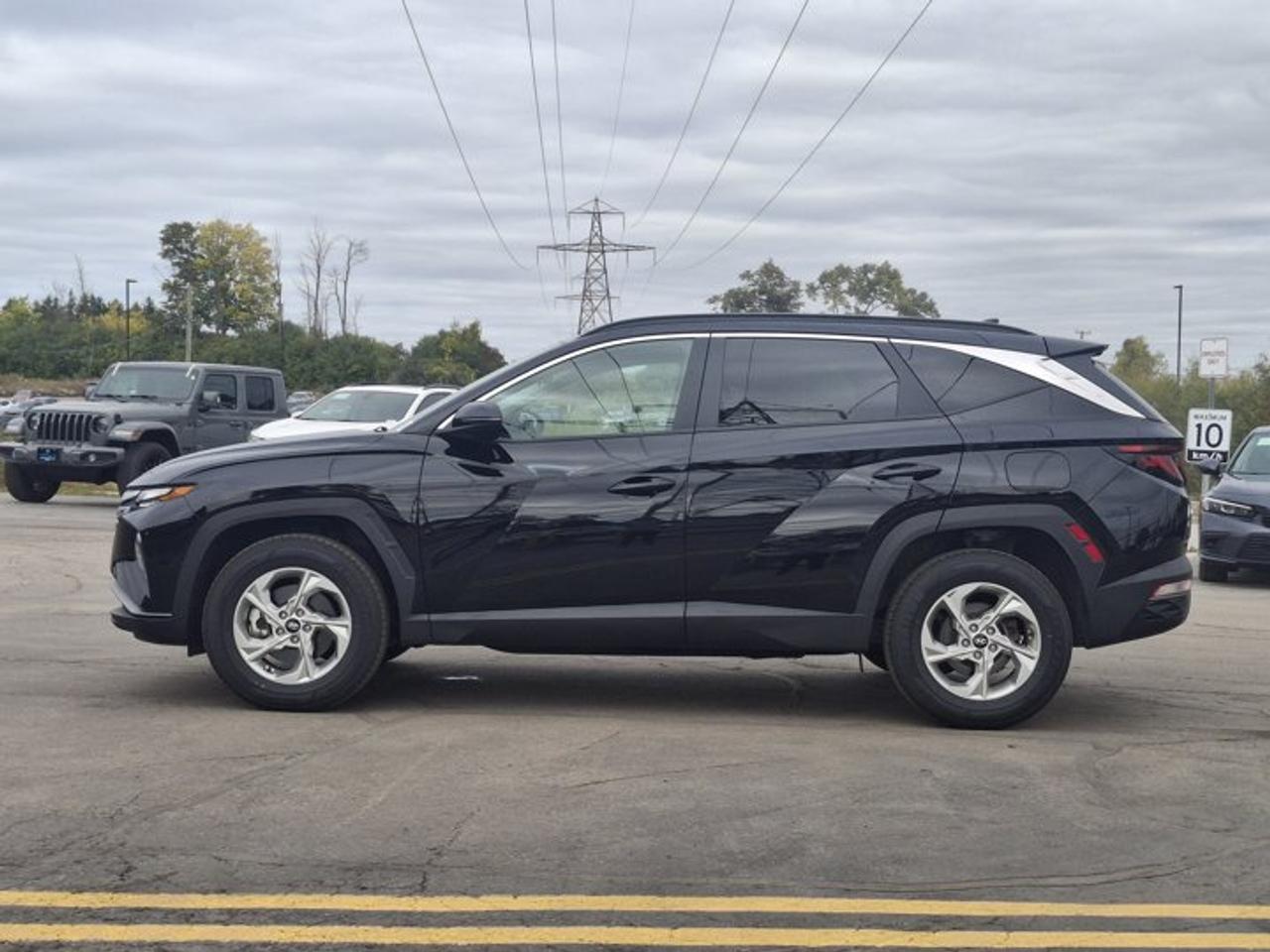 2024 Hyundai Tucson Preferred AWD | Heated Seats + Steering | Remote Start | Adaptive Cruise | CarPlay + Android & More! Photo5