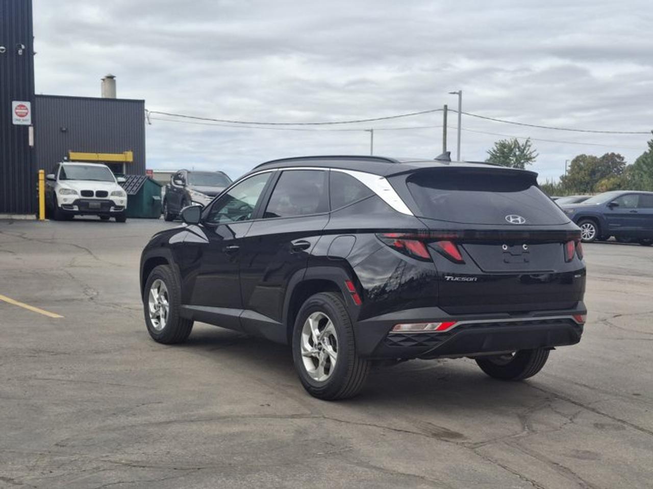 2024 Hyundai Tucson Preferred AWD | Heated Seats + Steering | Remote Start | Adaptive Cruise | CarPlay + Android & More! Photo