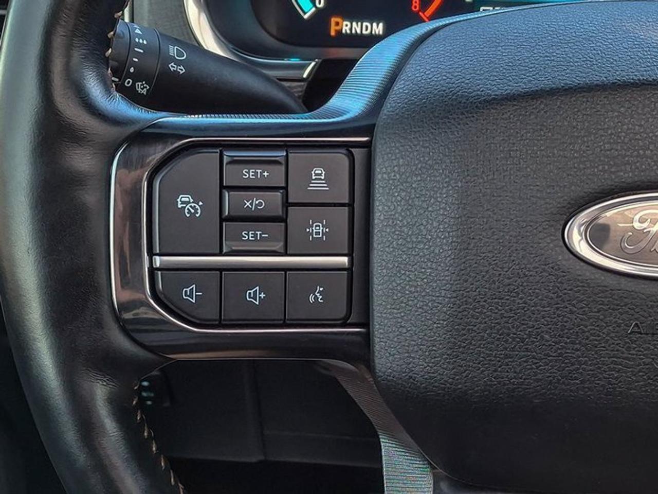 2021 Ford F-150 Platinum Crew 4x4 | 5.0L V8!! | FX4 | Leather | Sunroof | Tow Pkg | Heated + Cooled Seats and More ! Photo