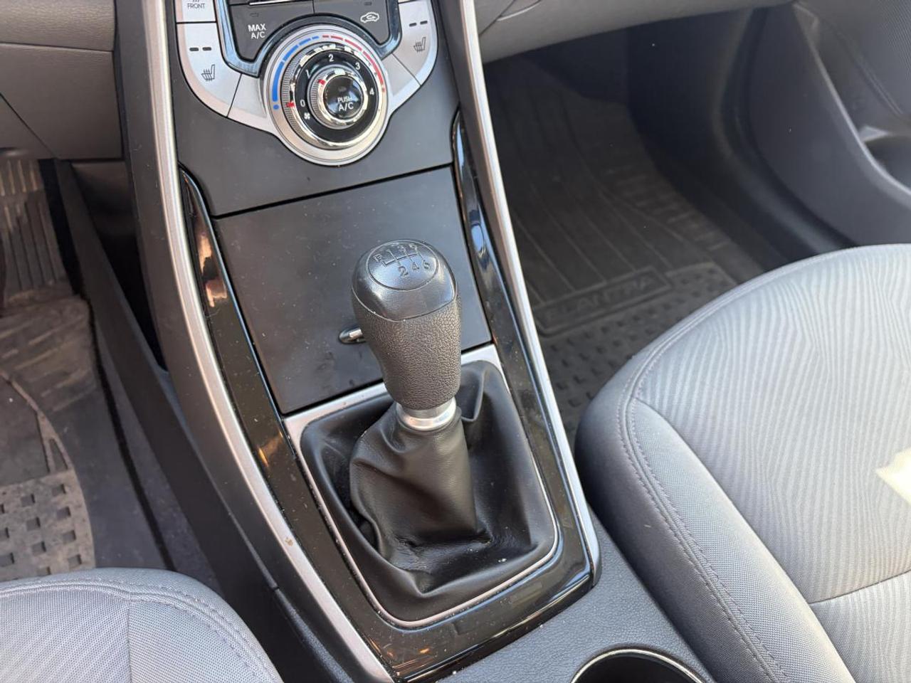 2013 Hyundai Elantra GL Photo