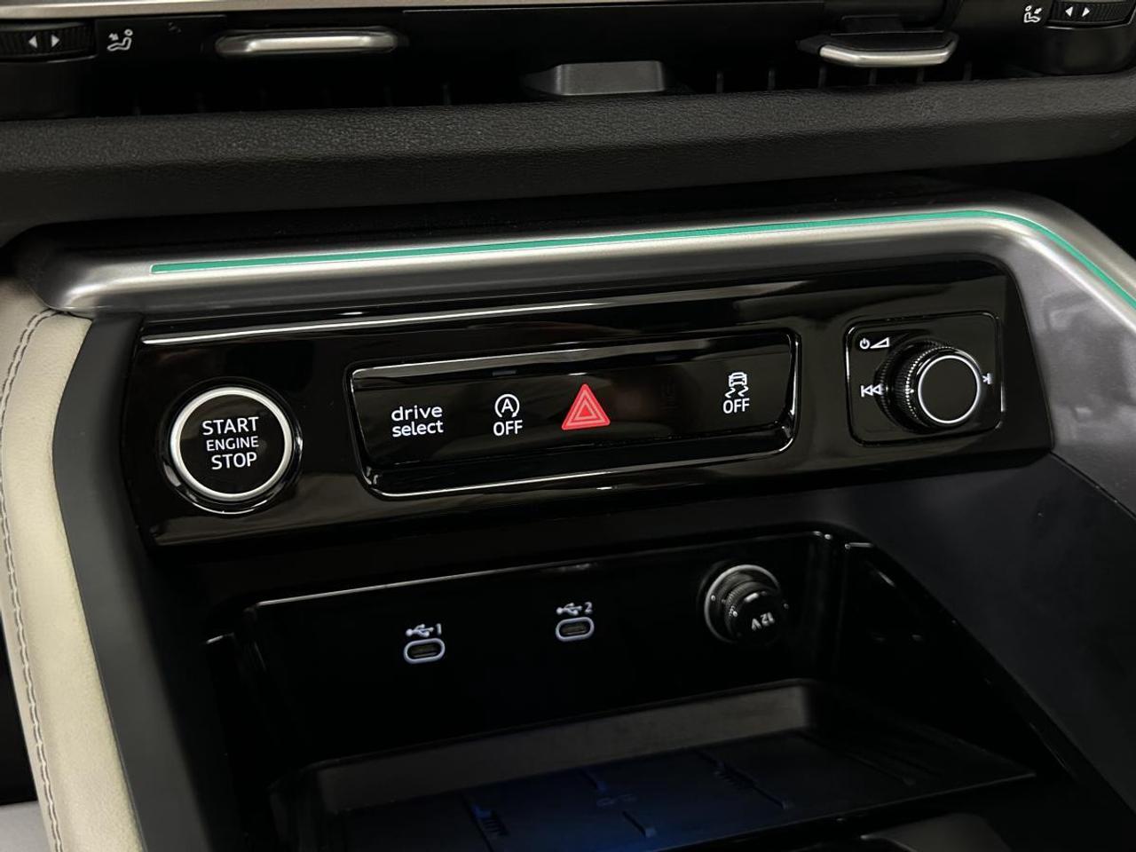 2025 Audi New Q5 2.0T Progressiv PROGRESSIV/QUATTRO/31KM/PANOROOF/WHITE LEATHER/MORE! Photo