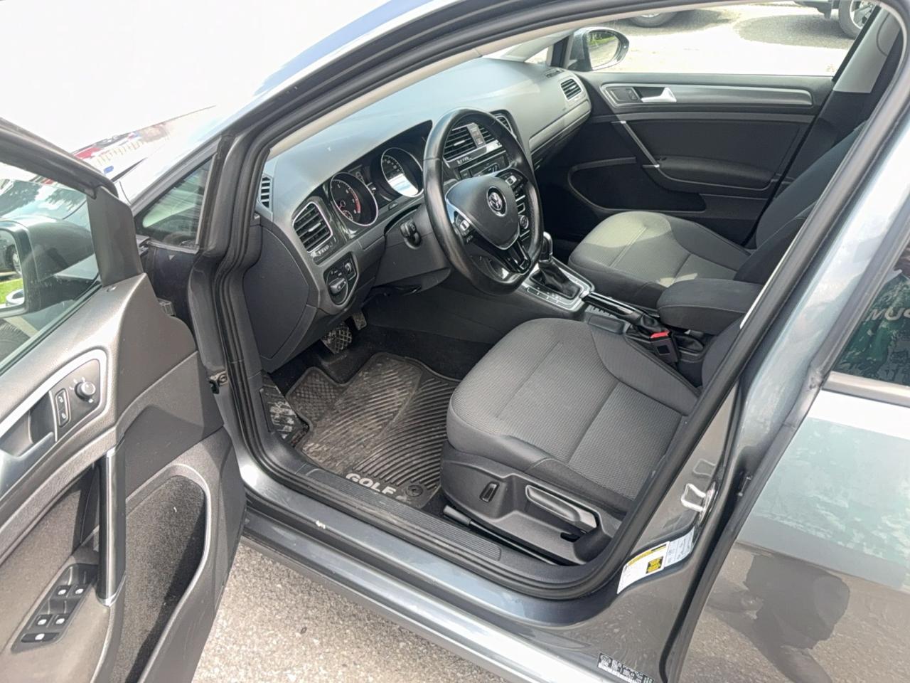 2018 Volkswagen Golf TRENDLINE