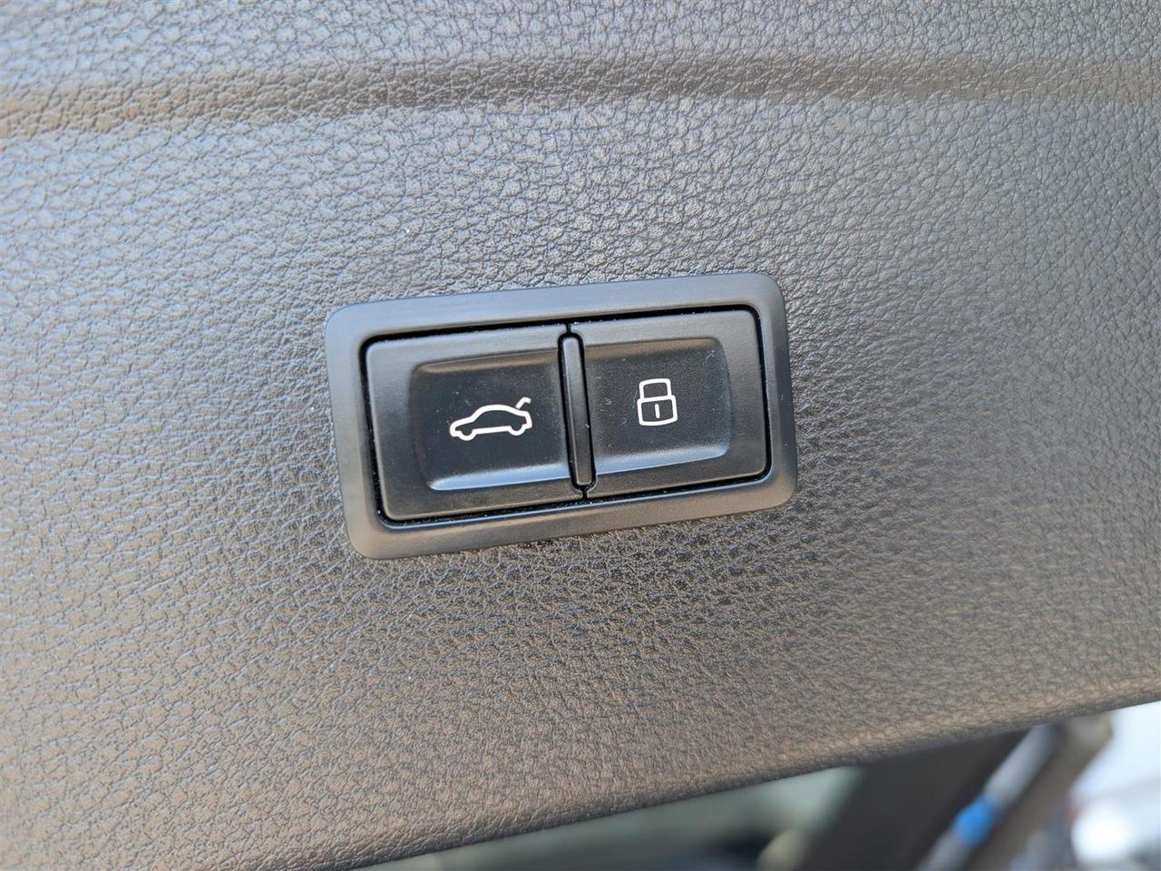 2021 Audi Q5 QTRO - S-LINE - PANO ROOF - NAVI - TECH FEATS Photo