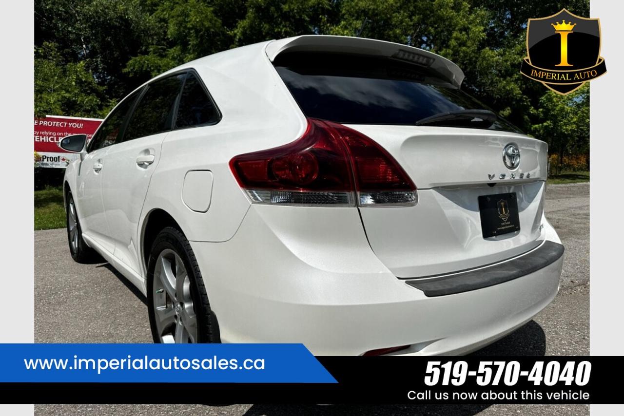 2016 Toyota Venza XLE Photo