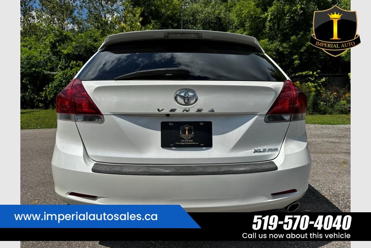 2016 Toyota Venza XLE Photo